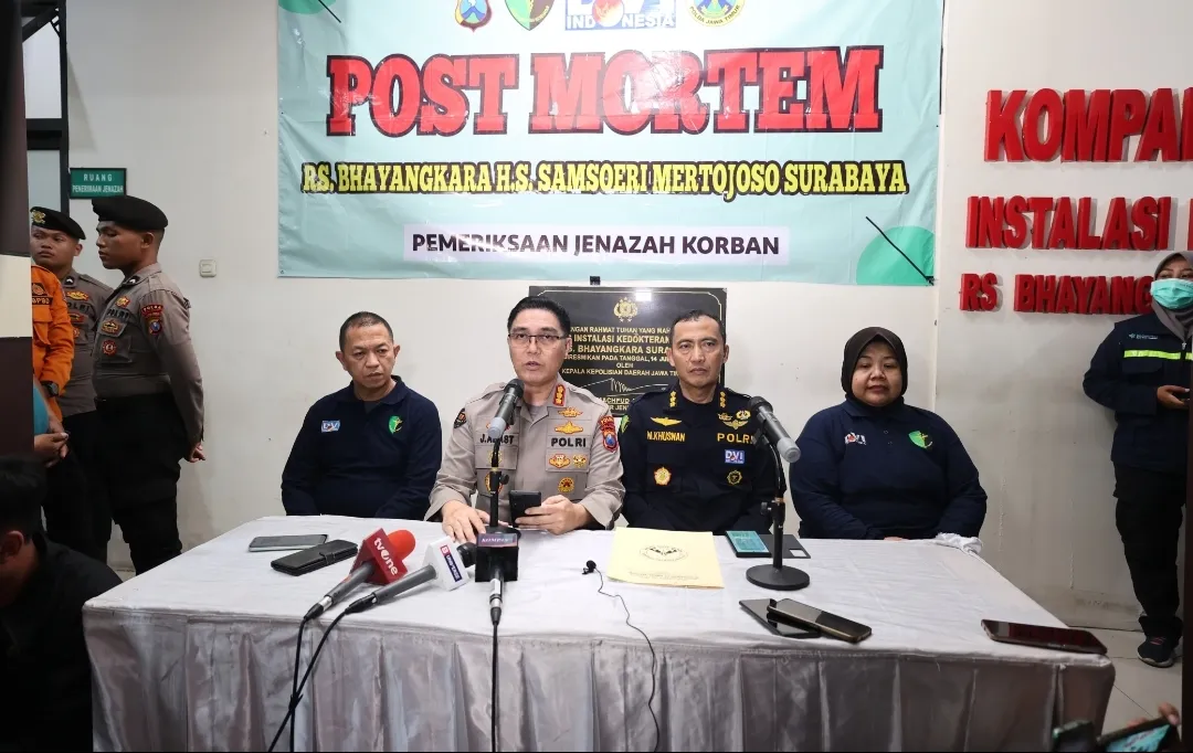 Polda Jatim Pastikan Proses Identifikasi Korban Ponpes Al Khoziny Berjalan Maksimal, 17 Korban Telah Teridentifikasi 1 Polda Jatim Pastikan Proses Identifikasi Korban Ponpes Al Khoziny Berjalan Maksimal, 17 Korban Telah Teridentifikasi