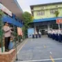 Pesan Kasat Binmas Polres Tanjung Perak di SMPN 7 Surabaya: Jauhi Narkoba dan Judi Online