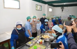 Polres Kediri Kota Cek Kelayakan MBG di SPPG 1 Pondok Pesantren Al-Amien 1 Kapolres kediri kota