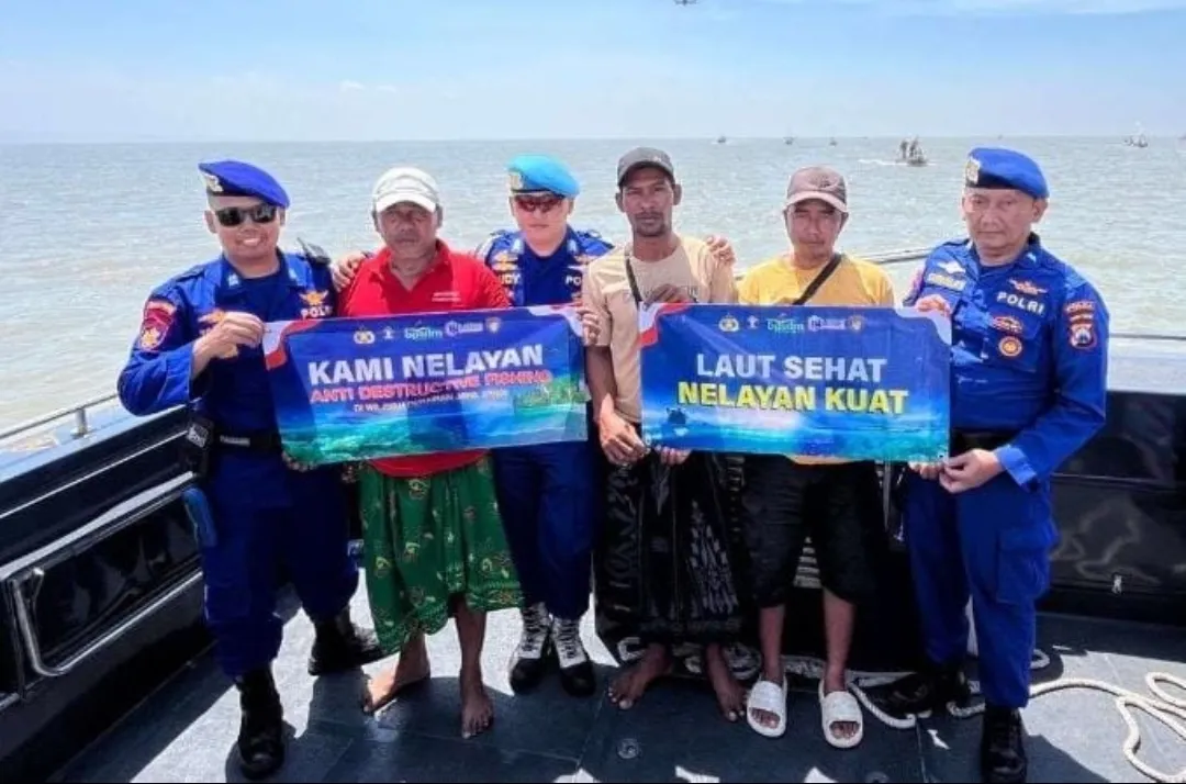 Ditpolairud Polda Jatim Kampanyekan Laut Sehat Nelayan Kuat 1 Ditpolairud Polda Jatim Kampanyekan Laut Sehat Nelayan Kuat