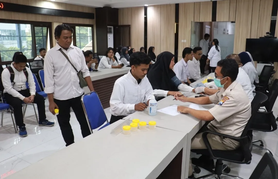 Polres Pelabuhan Tanjung Perak Gelar Pemeriksaan Kesehatan untuk Petugas SPPG 1 Polres Pelabuhan Tanjung Perak Gelar Pemeriksaan Kesehatan untuk Petugas SPPG