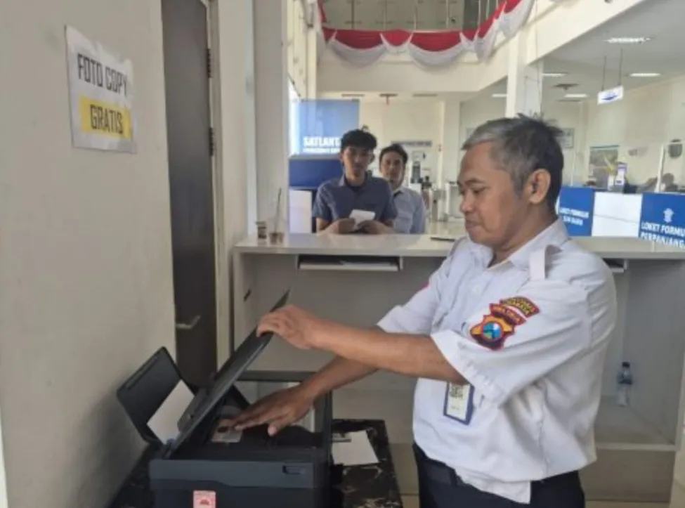 Satpas SIM Colombo Hadirkan Layanan dan Inovatif: Foto Copy Gratis dan Pelayanan Prima untuk Pemohon SIM 1 Satpas SIM Colombo Hadirkan Layanan dan Inovatif: Foto Copy Gratis dan Pelayanan Prima untuk Pemohon SIM
