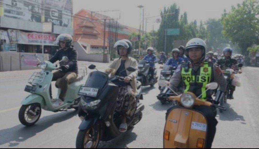 Polres Pasuruan Bersama Toga Tomas dan Komunitas Gelar Touring Bersholawat Untuk Kamseltibcarlantas 1 Polres Pasuruan Bersama Toga Tomas dan Komunitas Gelar Touring Bersholawat Untuk Kamseltibcarlantas