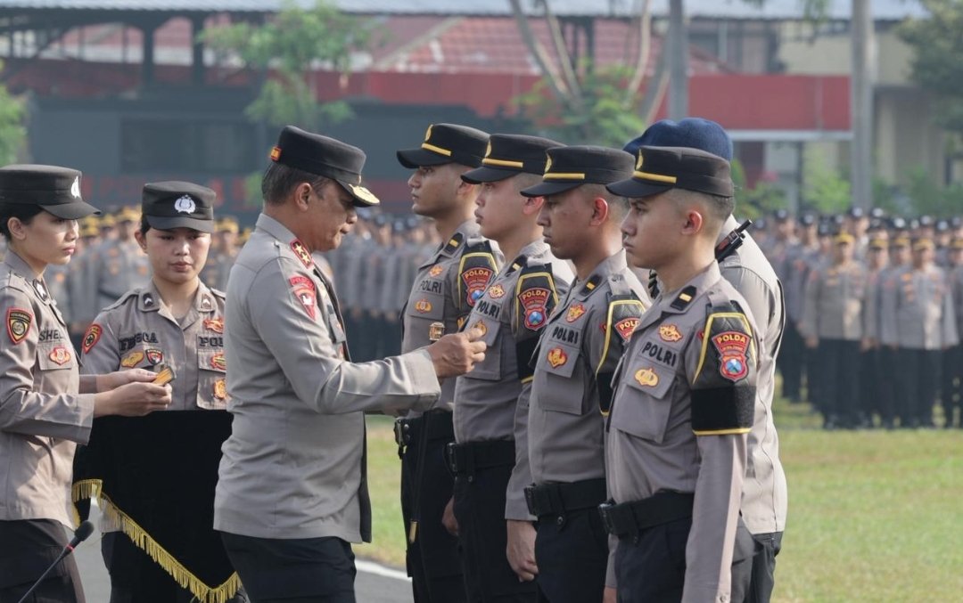 Kapolda Jatim Lepas 79 Personel Pamapta Maksimalkan Pelayanan Terpadu di Jajaran Polres 1 Kapolda Jatim Lepas 79 Personel Pamapta Maksimalkan Pelayanan Terpadu di Jajaran Polres