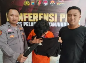 Polsek Kenjeran Tangkap Pelaku Kekerasan Dalam Rumah Tangga di Bulak Banteng Surabaya 11 Polsek Kenjeran Tangkap Pelaku Kekerasan Dalam Rumah Tangga di Bulak Banteng Surabaya
