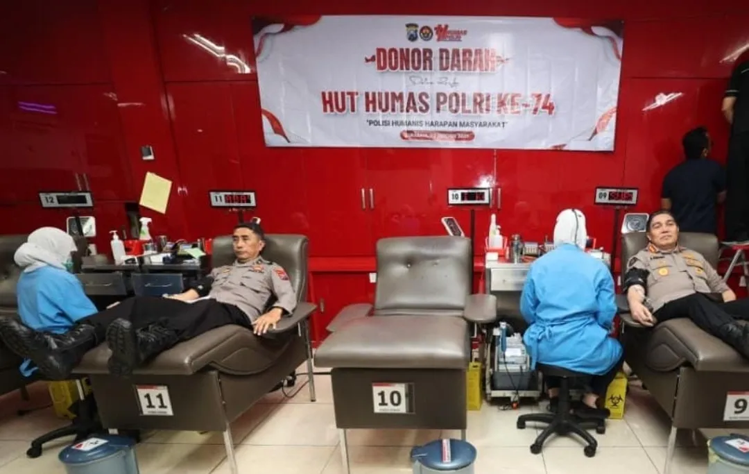 Peringati Hari Jadi Humas Polri ke -74 Polda Jatim Gelar Donor Darah 1 Peringati Hari Jadi Humas Polri ke -74 Polda Jatim Gelar Donor Darah