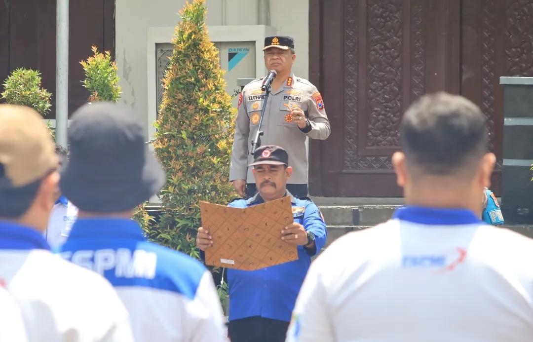 Kapolrestabes Surabaya Tegaskan Komitmen Polri Dukung Hak Pekerja 1 Kapolrestabes Surabaya Tegaskan Komitmen Polri Dukung Hak Pekerja