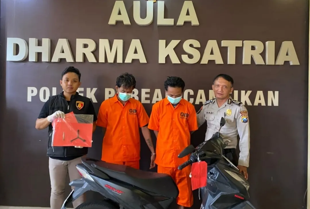 Komplotan Pencuri Motor Toko Listrik Jagalan Surabaya Diringkus Polsek Pabean Cantikan, Satu Pelaku Sempat Buron 1 Komplotan Pencuri Motor Toko Listrik Jagalan Surabaya Diringkus Polsek Pabean Cantikan, Satu Pelaku Sempat Buron