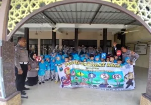 Polisi Sahabat Anak, Satlantas Polres Pelabuhan Tanjung Perak, Tanamkan Keselamatan Lalu Lintas Sejak Dini