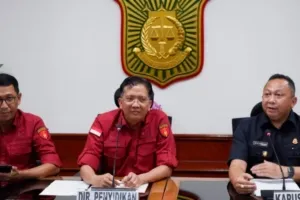Sekretaris Dinas Kominfo Nganjuk Ditahan dengan 3 Pasal, Mulai Pemerasan hingga UU Tipikor 6 Sekretaris Dinas Kominfo Nganjuk Ditahan dengan 3 Pasal, Mulai Pemerasan hingga UU Tipikor
