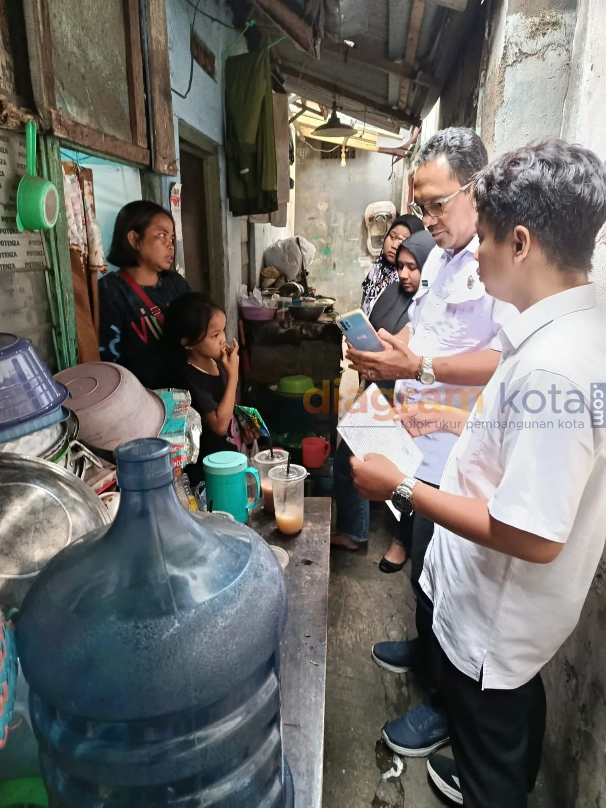 Gerak Cepat! Pemkot Surabaya Langsung Tangani Anak Putus Sekolah di Krembangan 1 Gerak Cepat! Pemkot Surabaya Langsung Tangani Anak Putus Sekolah di Krembangan