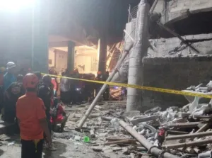 Santri Korban Ambruk Ponpes Sidoarjo Dirawat di RSUD Soewandhi Surabaya 9 Santri Korban Ambruk Ponpes Sidoarjo Dirawat di RSUD Soewandhi Surabaya