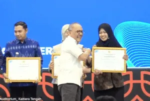 Raih Penghargaan BRIN 2025, Surabaya Pimpin Kota Inovatif Lewat Dashboard Satu Data 1 Raih Penghargaan BRIN 2025, Surabaya Pimpin Kota Inovatif Lewat Dashboard Satu Data