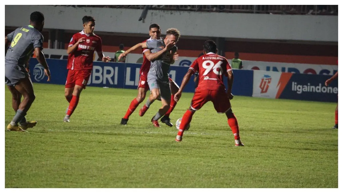 Persela Lamongan Kalah 1-2 dari Persipura, Aji Santoso: Pemain Pengganti Tidak Maksimal 1 Persela Lamongan Kalah 1-2 dari Persipura, Aji Santoso: Pemain Pengganti Tidak Maksimal