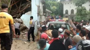 Bangunan Asrama Putri Ponpes Situbondo yang Roboh Ternyata Baru 2 Tahun 4 Bulan, 1 Tewas 1 Ponpes Situbondo