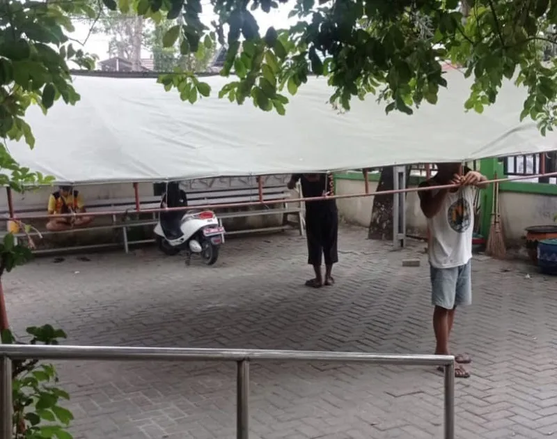 Pemasangan Tenda Pesta di Jalan Bisa Didenda Rp50 Juta, Sudah Berlaku di Surabaya 1 Pemasangan Tenda Pesta di Jalan Bisa Didenda Rp50 Juta, Sudah Berlaku di Surabaya