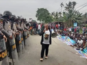 Anggota DPD RI Mamberob Rumakiek Ajak Warga Papua Barat Dukung Pemerintah
