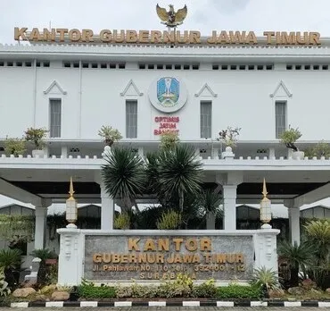 Tekan Inflasi, Gubernur Khofifah Gencar Gelar Pasar Murah di Jatim 1 Tekan Inflasi, Gubernur Khofifah Gencar Gelar Pasar Murah di Jatim