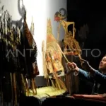 wayang-semalam-suntuk-45cm-dom.jpg wayang semalam suntuk 45cm dom