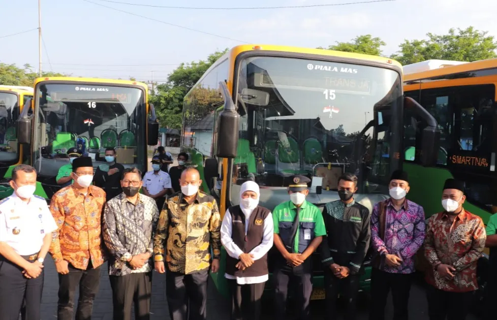 Pengoperasian Bus Trans Jatim di Malang Raya, Mulai Desember Pemasangan Halte 1 Pengoperasian Bus Trans Jatim di Malang Raya, Mulai Desember Pemasangan Halte