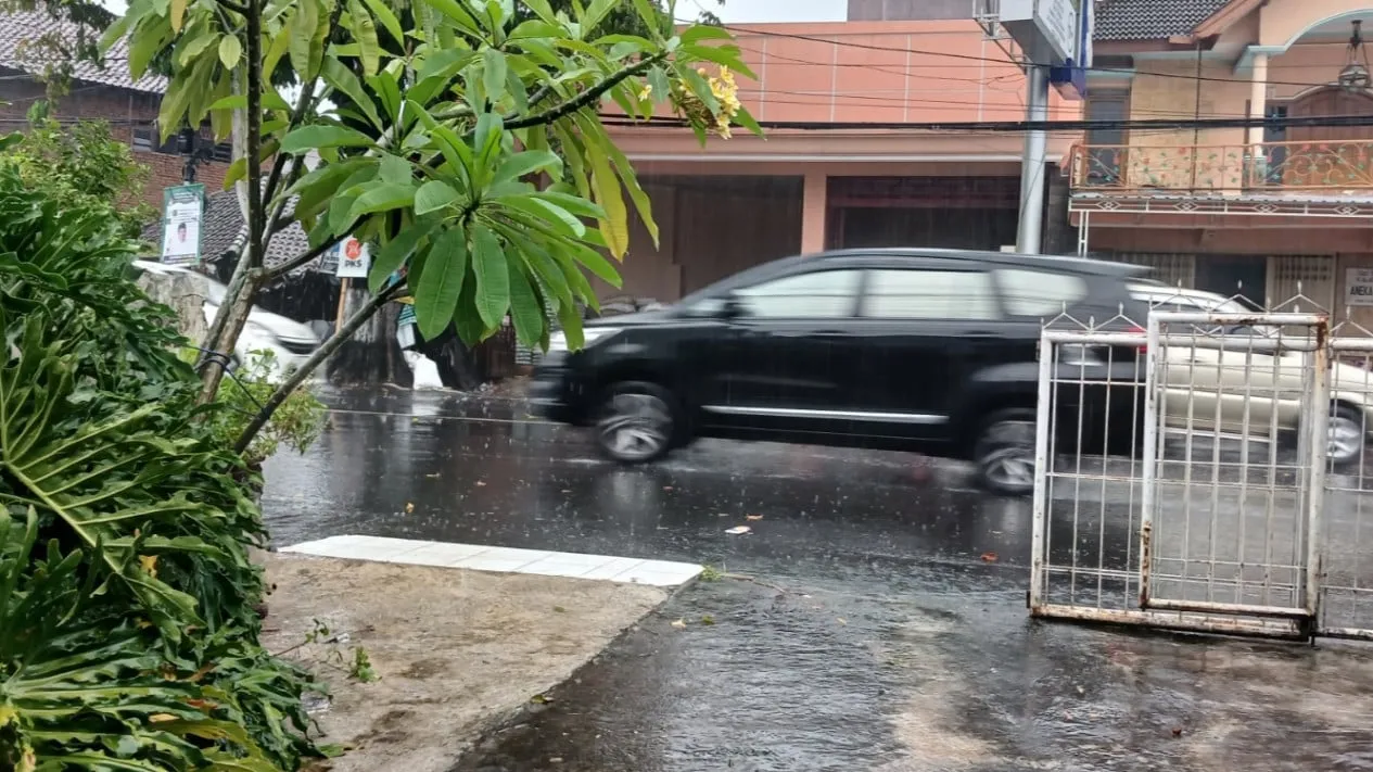 Prakiraan Cuaca di Jawa Timur pada 18 November 2025