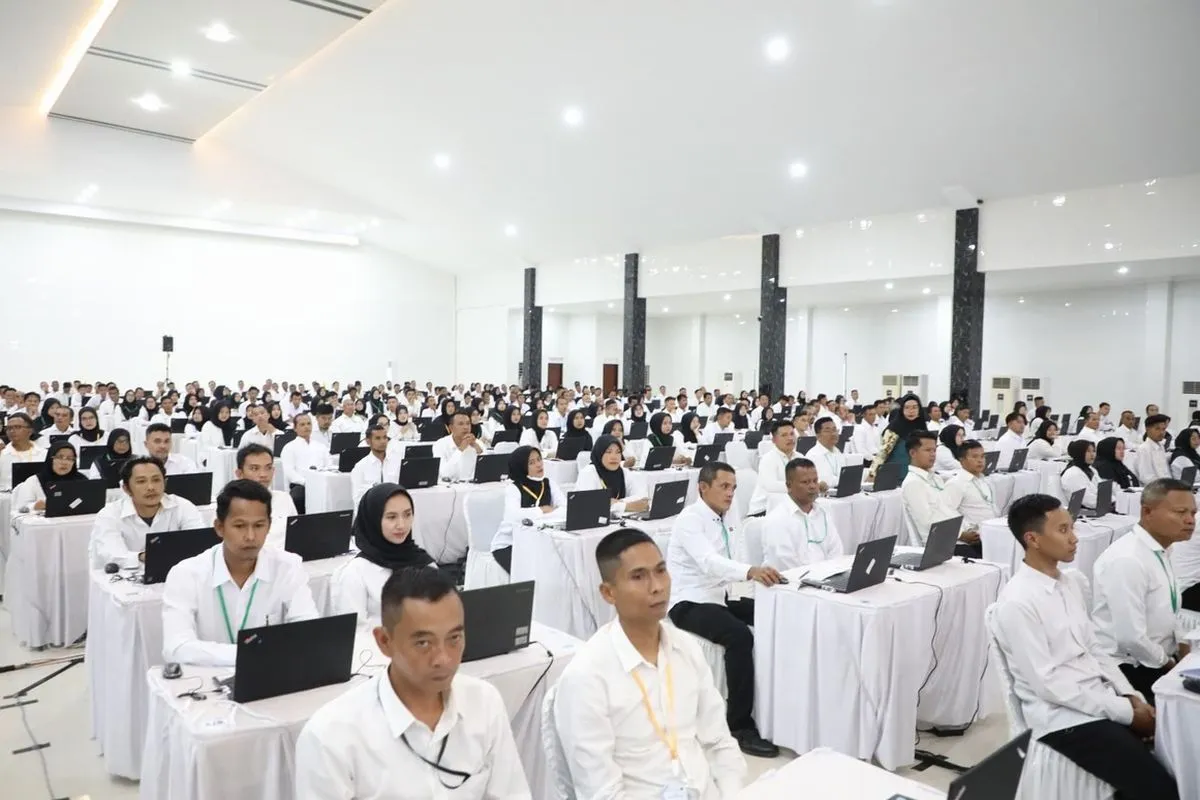 Penyerahan 2.307 SK PPPK Paruh Waktu untuk Ribuan Tenaga Honorer Pacitan 1 Penyerahan 2.307 SK PPPK Paruh Waktu untuk Ribuan Tenaga Honorer Pacitan