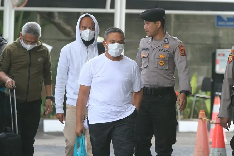 KPK Ungkap Modus Jatah Preman, Temukan Uang Rp1,6 Miliar dari OTT Gubernur Riau 1 KPK Ungkap Modus Jatah Preman, Temukan Uang Rp1,6 Miliar dari OTT Gubernur Riau