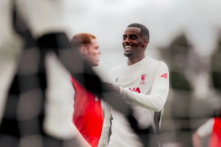 Alexander Isak Kembali Berlatih, Alisson Diragukan Tampil Lawan City! 1 Alexander Isak Kembali Berlatih, Alisson Diragukan Tampil Lawan City!