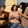 Orang yang Mudah Berteman di Mana Saja Biasanya Memiliki 7 Sifat Ini, Menurut Psikologi