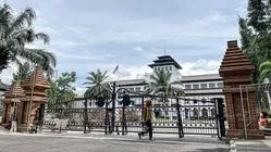 APBD Jawa Barat 2026 Ditetapkan, Dana Besar untuk Jalan, Sekolah, dan RS Daerah