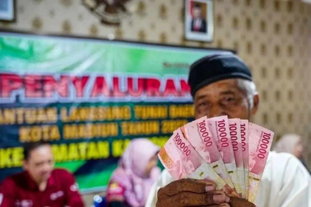 5.000 KPM Dapat BLT, Pemain Judi Online dan Pembeli Cicilan Mewah Dipecat 1 5.000 KPM Dapat BLT, Pemain Judi Online dan Pembeli Cicilan Mewah Dipecat