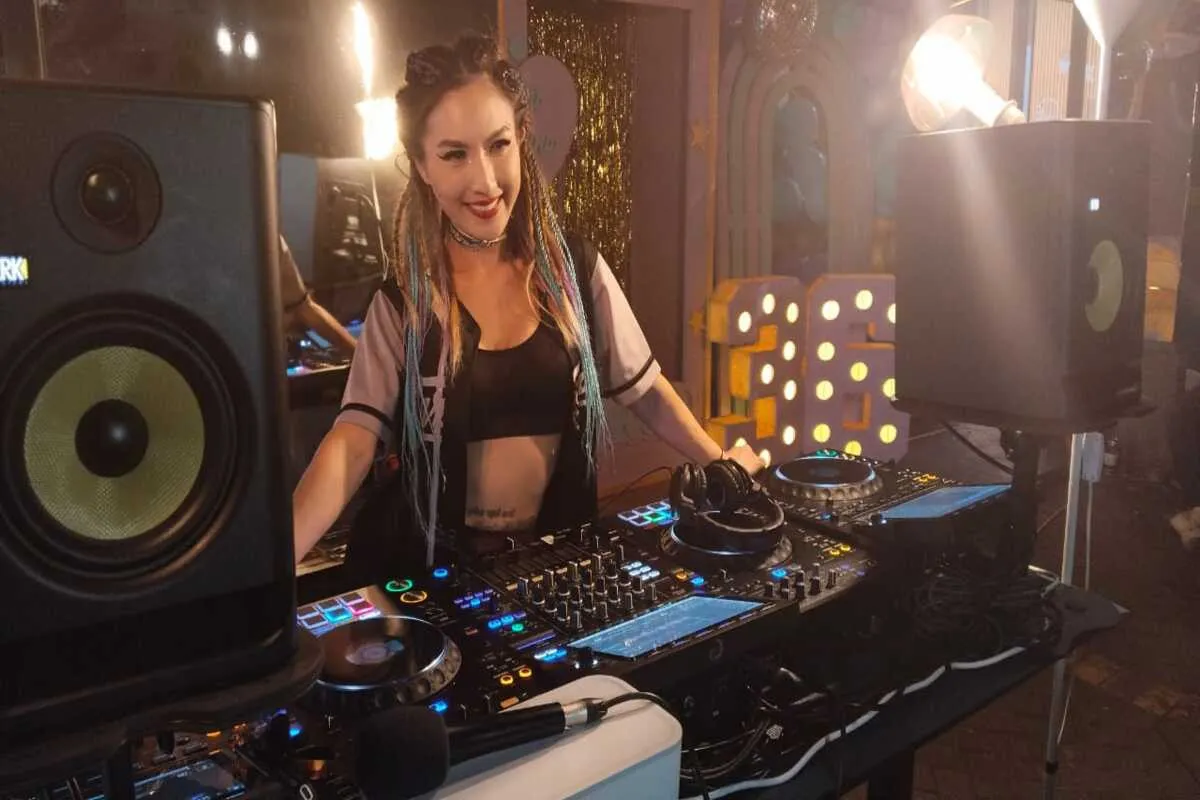 Banting Setir Jadi DJ, Puput Carolina Bangun Sekolah Musik 1 Banting Setir Jadi DJ, Puput Carolina Bangun Sekolah Musik