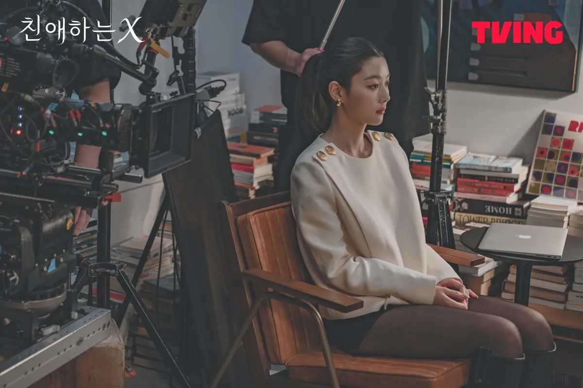 7 Potret Pemeran Drama Dear X, Akrab Seperti Sahabat!