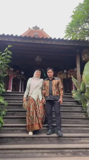 7 Potret Cantik Della, Istri Irfan Hakim Saat Wisuda S2 Akuntansi