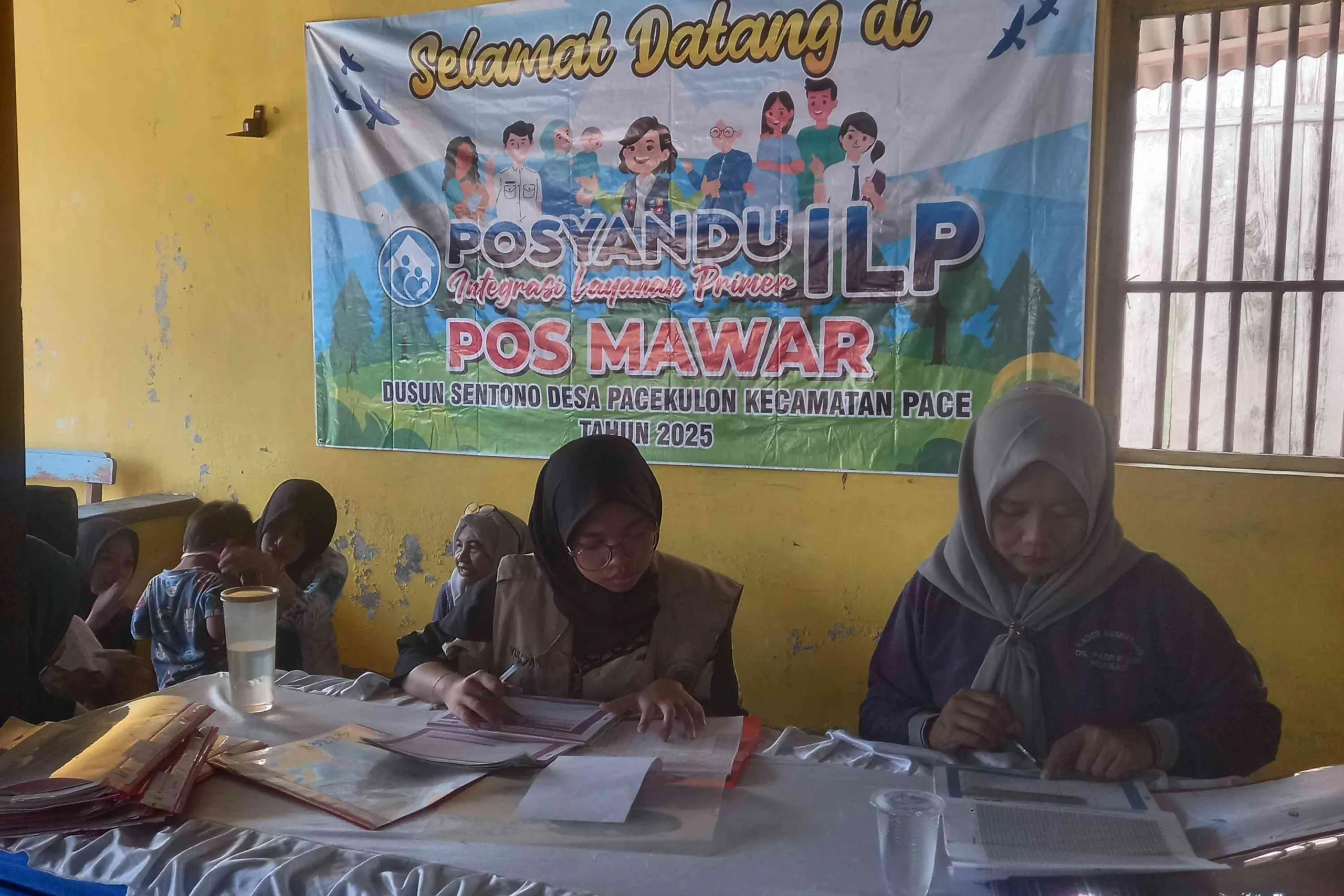 Dukung Kesehatan Balita dan Lansia, Mahasiswa KKN-T UNESA Bantu Posyandu Desa Pacekulon 1 Dukung Kesehatan Balita dan Lansia, Mahasiswa KKN-T UNESA Bantu Posyandu Desa Pacekulon