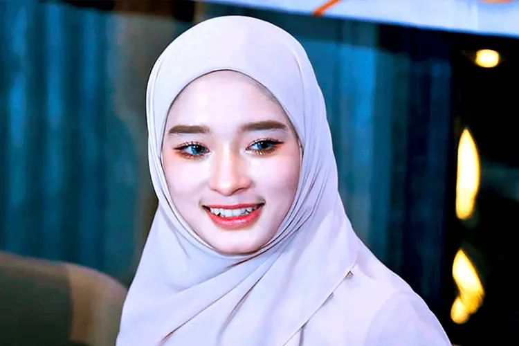 Inara Rusli Batasi Komentar Usai Dilaporkan Kasus Perselingkuhan