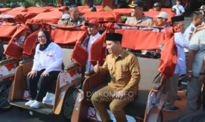 Prabowo Beri 100 Becak Listrik