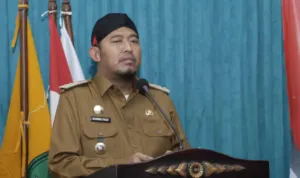 Bupati Fauzi