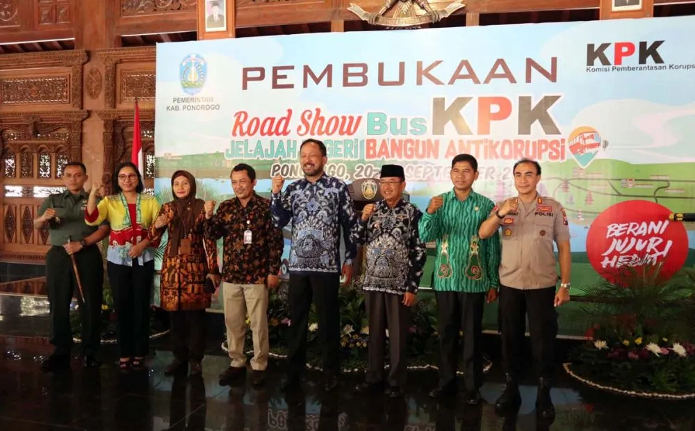 Tiba di KPK, Bupati Ponorogo Pilih Diam