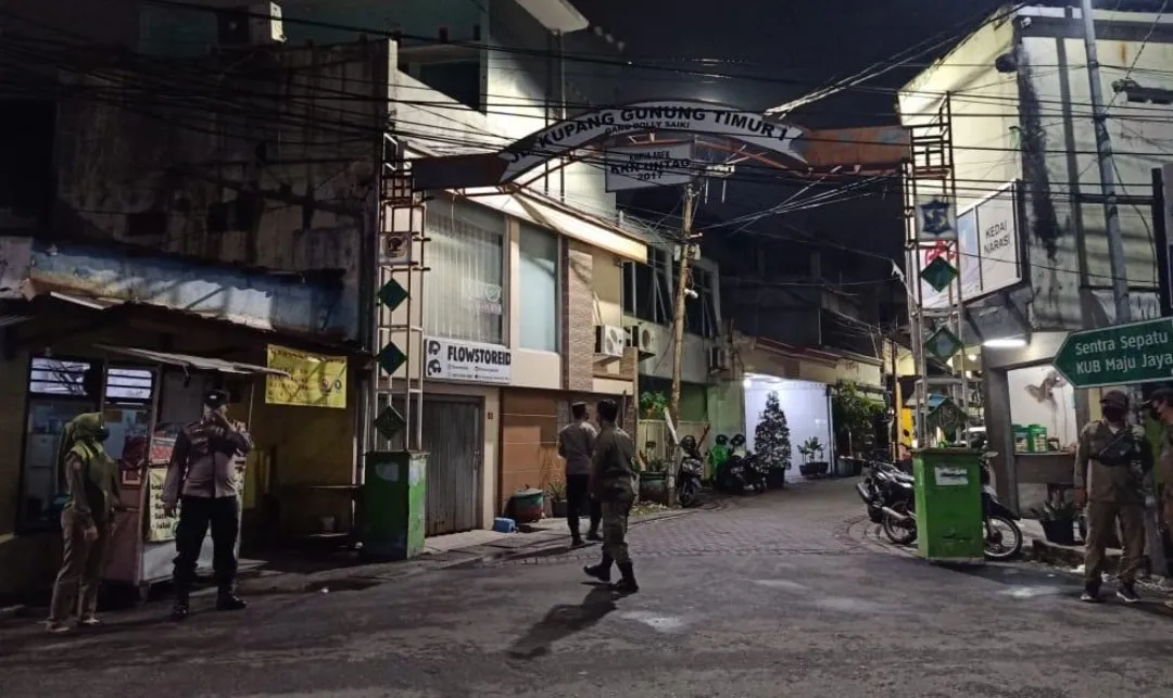 Patroli Gabungan Diperketat Usai Pengungkapan Prostitusi di Sekitar Dolly Surabaya 1 Patroli Gabungan Diperketat Usai Pengungkapan Prostitusi di Sekitar Dolly Surabaya