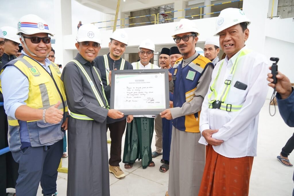 Menteri Agama dan Gubernur Kunjungi Masjid Raya Baitul Khairaat, Jadi Pusat Peradaban Umat 1 Menteri Agama dan Gubernur Kunjungi Masjid Raya Baitul Khairaat, Jadi Pusat Peradaban Umat