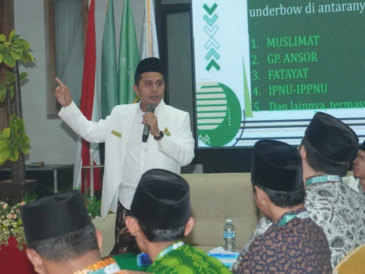 Di Tengah Fenomena ‘Gus-gusan’ , Ketua PW Ansor Jatim Ingatkan Etika Dakwah untuk Kiai Muda di Dirosah Wustho Robatal 1 Di Tengah Fenomena ‘Gus-gusan’ , Ketua PW Ansor Jatim Ingatkan Etika Dakwah untuk Kiai Muda di Dirosah Wustho Robatal
