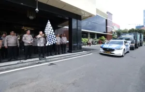 Polda Jatim Berangkatkan Bantuan Kemanusiaan untuk Warga Terdampak Erupsi Semeru