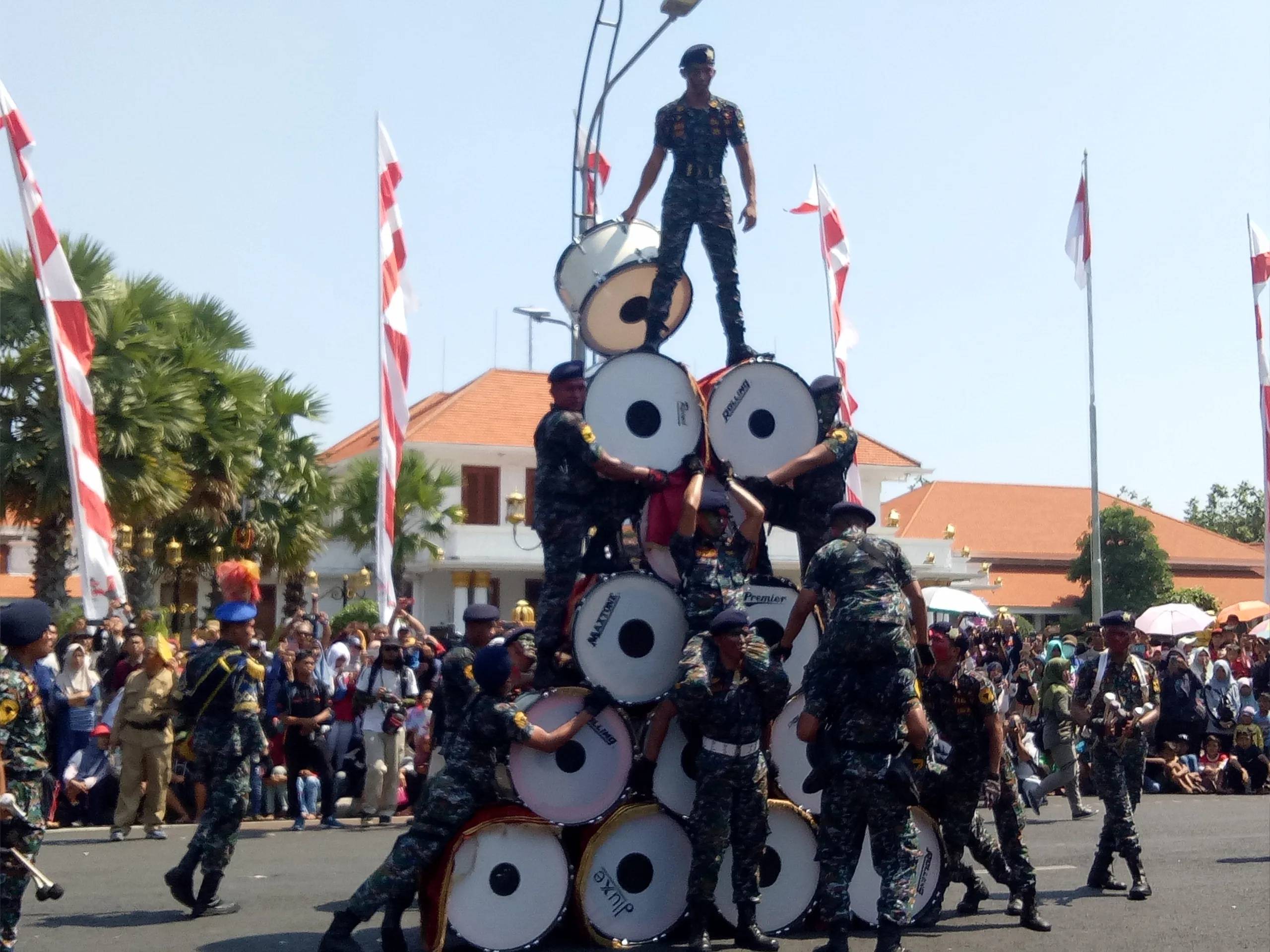 Perayaan Hari Pahlawan di Parade Surabaya Juang 2025 1 Perayaan Hari Pahlawan di Parade Surabaya Juang 2025