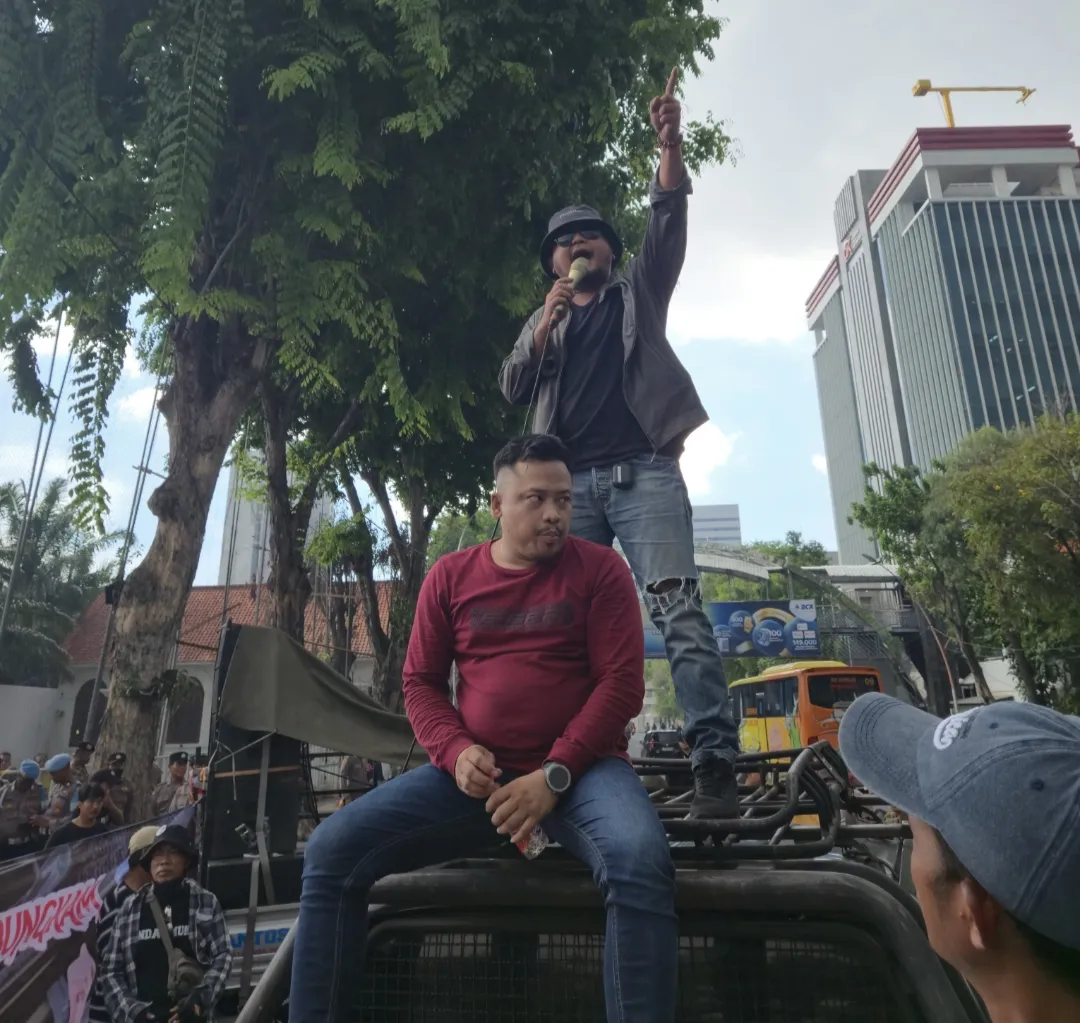 Jaka Jatim: "KPK Jangan Masuk Angin!” 1 Jaka Jatim: “KPK Jangan Masuk Angin!”