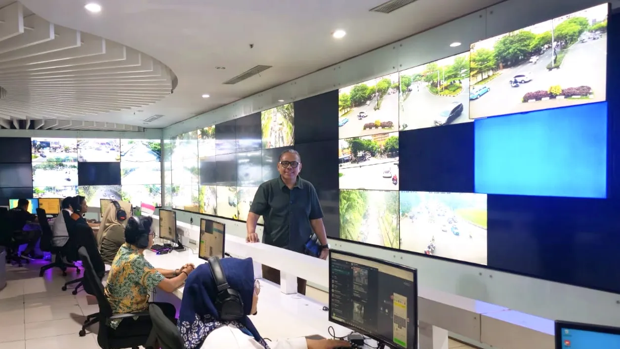 39 Monitor CC Room 112 Mati! Rio Pattiselanno Warning: Pengawasan Kota Surabaya Terancam 1 Rio Pattiselanno DPRD Surabaya