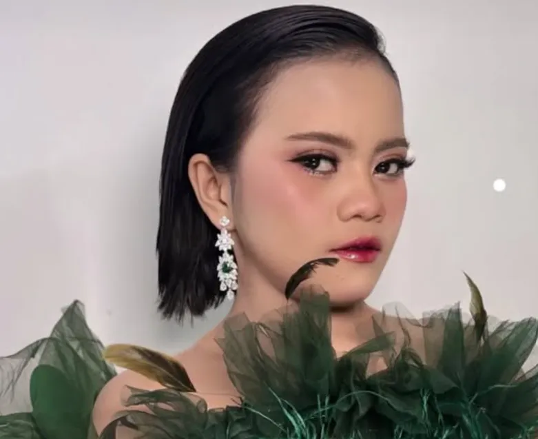 Mutia DA7 di Panggung Asia