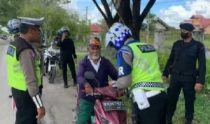 Ops Zebra Telabang 2022 Petugas Beri Imbauan dan Teguran Humanis Pelanggar Lalu Lintas