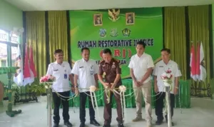 Pertama di Sekolah Kajari Sumenep Resmikan Rumah Restorative Justice di SMA Negeri 1 Batuan