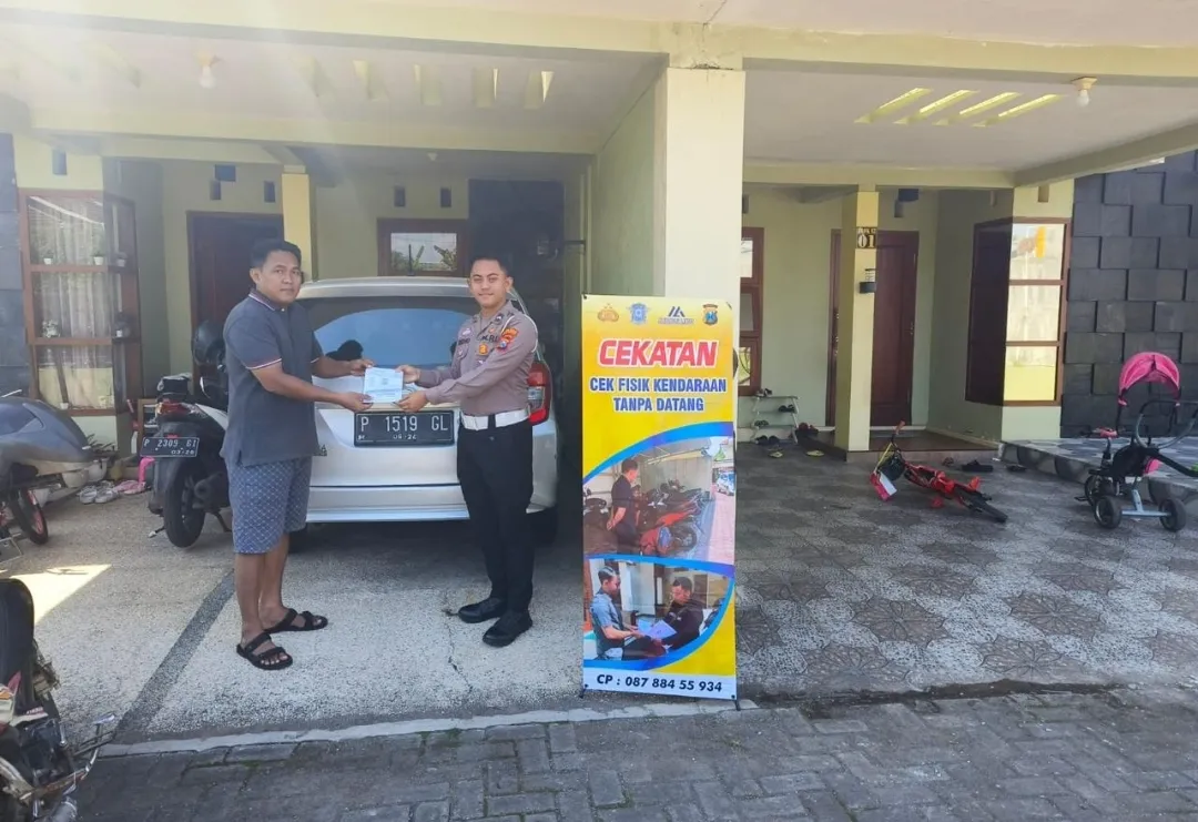 Polantas Menyapa, Polres Bondowoso Beri Layanan Prima dengan 'CEKATAN 1 Polantas Menyapa, Polres Bondowoso Beri Layanan Prima dengan ‘CEKATAN